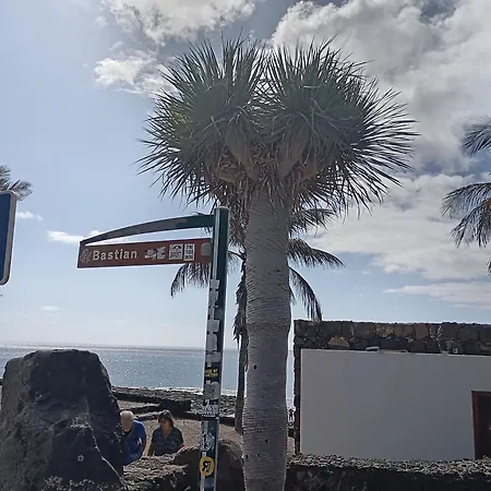Costa Mar, Vv 90m, 2 Dormitorios, Primera Línea Del Mar, 20 Metros De Playa Bastian * Costa Teguise